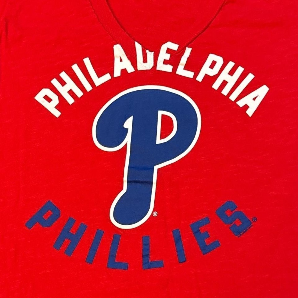 Phillies baseball V-neck T-shirt Sz L Red Cotton